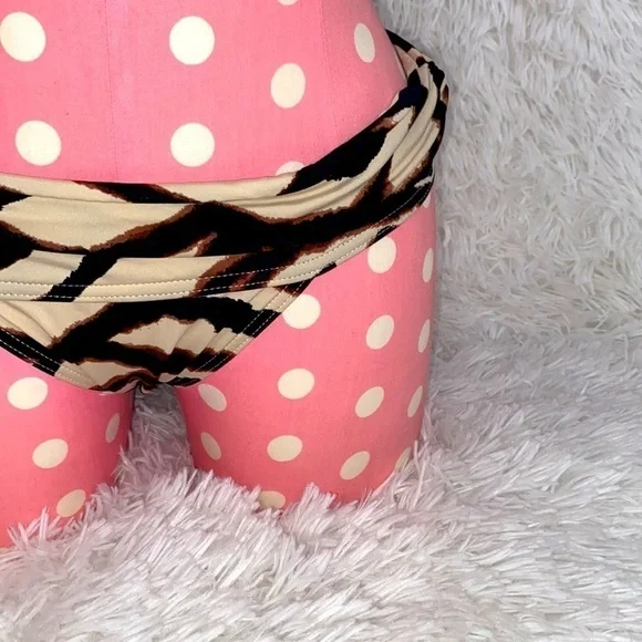 Vintage Victoria’s Secret bombshell white tiger print bikini - Picture 7 of 10